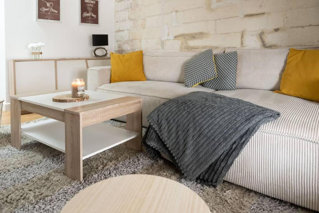 Magnifique T2 Avec Balcon Centre-Ville Cognac Extérieur photo